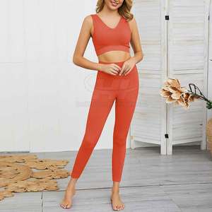 Conjunto Deportivo Cómodo de 2 Piezas: Sujetador Deportivo Sólido con Logotipo Frontal y Leggings Ligeros, Ecológicos, Transpirables y Duraderos para Entrenamiento - Product Image 4