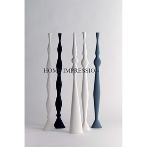 Bougeoirs de table en aluminium poli doré Accents décoratifs Bougeoirs de haute qualité Ensemble de 2 bougeoirs vintage - Product Image 2