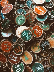 Nueva moda, paneles de madera clásicos, artesanía de madera contrachapada, estilo religioso, modelo Animal, carteles de pared, decoración del hogar, caja de regalo Vietnam Delarchi - Product Image 5