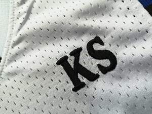 Vente en gros de maillots de basket-ball en polyester respirant pour hommes, vêtements confortables d'automne et d'hiver avec logo brodé - Product Image 3