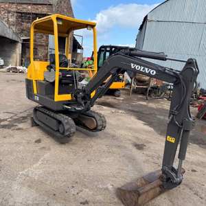 Miniexcavadora Volvo EC15B de Alto Rendimiento - Product Image 3