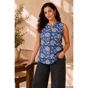 Débardeur court en tricot bleu sans manches à motifs imprimés pour femme Nawabiyat Zeenat - Product Image 1
