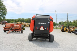 เครื่องอัดฟางคุณภาพพรีเมียม Kubota BV4160 พร้อมเกียร์บ็อกซ์และเครื่องยนต์ทรงพลังเพื่อความปลอดภัยสูงในการใช้งานทางการเกษตร - Product Image 6