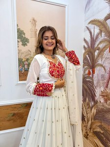 Lehenga Choli Exclusif pour Femmes, Style Moderne, Modèle Réel, Tissu Georgette, Broderie, Travail de Miroir, Réversible, Mariage, Diwali - Product Image 5