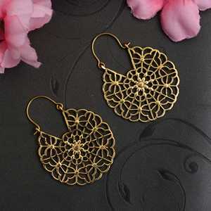 Wholesale New Trendy Lotus Flower <b>Huggie</b> <b>Earrings</b> 18K Gold 925 Sterling <b>Silver</b> Plated Solid Brass Women's Pearl Jewelry Gift - Product Image 3