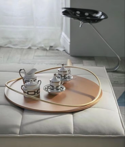 Bandejas para servir de madera a precios bajos con forma redonda y mango de metal Bandejas para servir de estilo lujoso a la venta por exportadores - Product Image 2