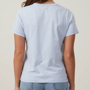 Camiseta de Alta Calidad con Logotipo Personalizado, Camiseta Holgada de Gran Tamaño con Hombros Caídos para Mujer, Camiseta Estampada al por Mayor - Product Image 4