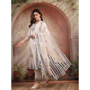 ชุดคุรตะผ้าฝ้ายสีขาวสำหรับผู้หญิง พร้อมผ้าคลุมไหล่ปักลาย แขนสามส่วน - Product Image 3