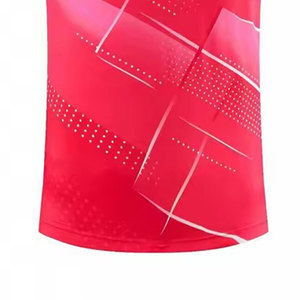 Camisetas deportivas profesionales de ajuste flexible diseñadas para un movimiento fluido y un rendimiento cómodo y seguro - Product Image 4