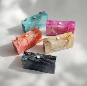 Sacs à main d'embrayage en acrylique Sac à bandoulière de soirée multicolore Sacs à main marbrés avec chaîne détachable pour mariage et événements - Product Image 3