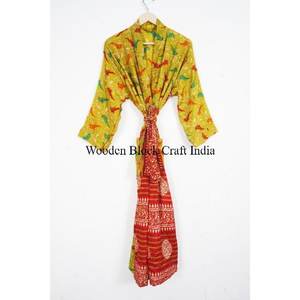 Kimono en soie pour femme de style bohème, robe indienne patchwork, caractéristique thermique, parfait pour les vacances, vêtements de nuit, méthode de tissage, col en V - Product Image 6