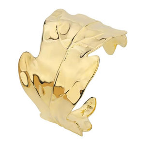 Smooth Metal Bracelet Ensures Comfortable Skin Contact With <b>Polished</b> Edges And Quality Finish - Product Image 1