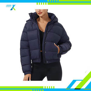 Veste d'hiver courte matelassée légère pour femmes Imperméable Chaude Veste à bulles matelassée en peau de mouton Capuche Vêtement d'extérieur en coton - Product Image 4