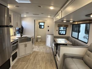 <span class=keywords><strong>Caravane</strong></span> de voyage moderne en aluminium pur, légère et haut de gamme, multifonctionnelle, tout-terrain, <span class=keywords><strong>avec</strong></span> salle de bain et <span class=keywords><strong>douche</strong></span> indépendantes - Product Image 4