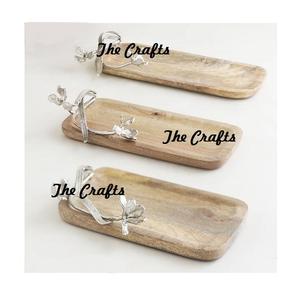 Plateau de service en bois au design attrayant avec poignées en métal argenté Restaurant et vaisselle à la maison - Product Image 6