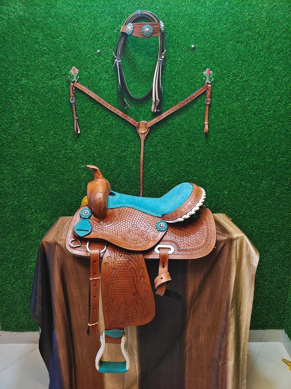 สีน้ำตาล