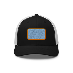 Casquette Trucker en Maille Verte avec Patch Brodé Bleu sur le Panneau Avant, Unisexe, Style Décontracté, Design Ajusté à 6 Panneaux - Product Image 5