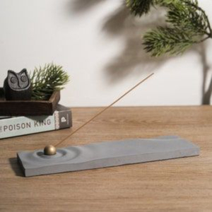 Soporte de incienso de madera retro atemporal con diseño tallado a mano para decoración del hogar, templo, estilo clásico y tradicional - Product Image 3
