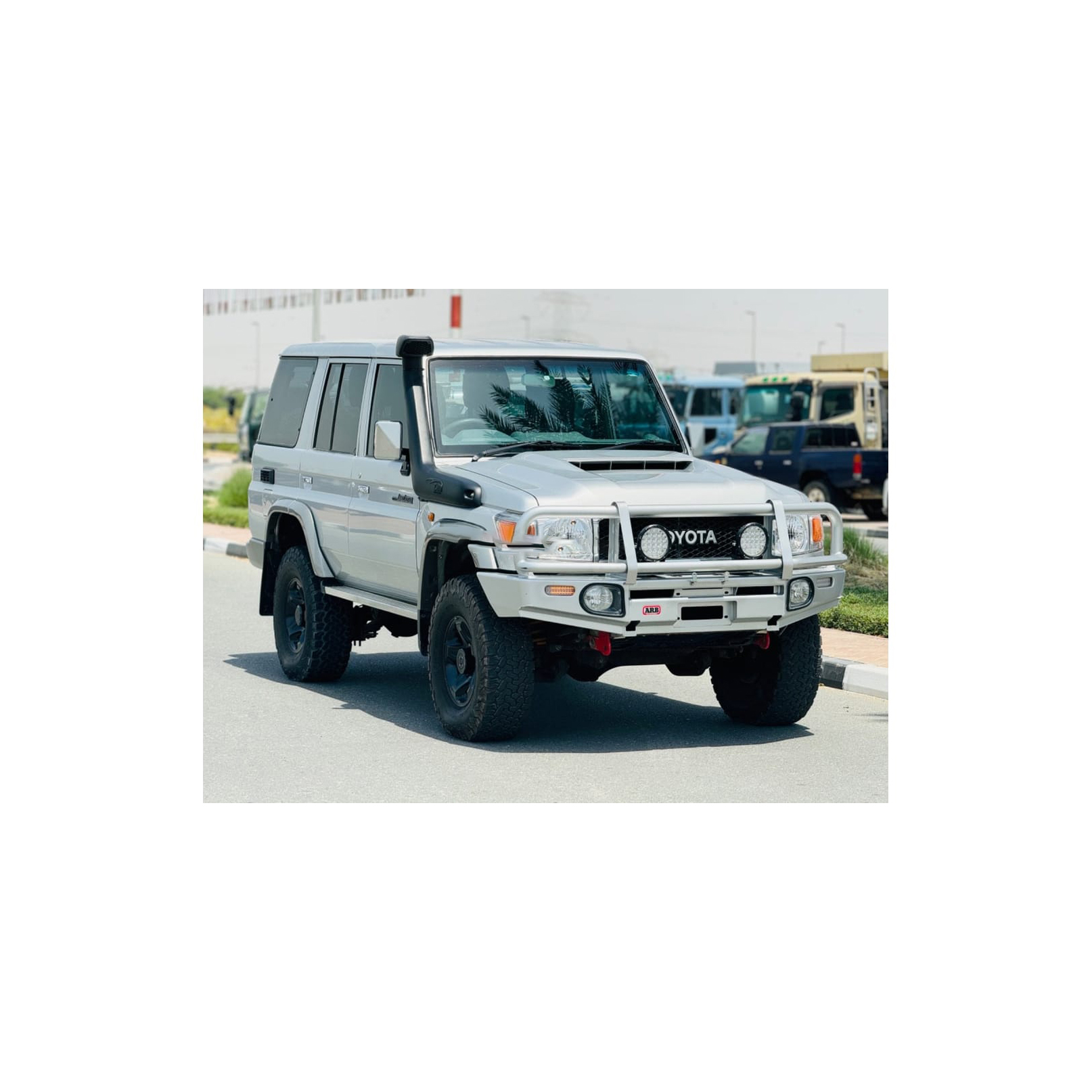 land cruiser hardtop 10 seater