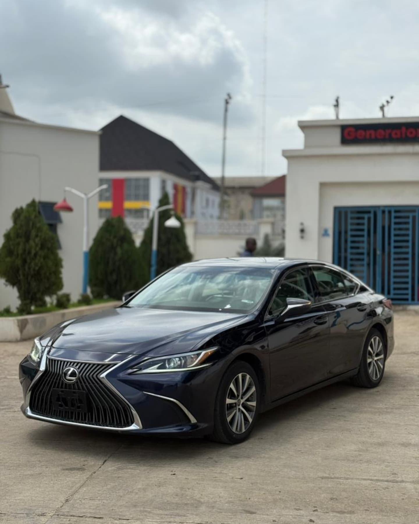 Find Low-Mileage Lexes for Sale Premium Hybrid V8 Models