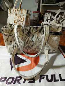 กระเป๋าถือหนังวัวแท้แบบปรับแต่งได้ พร้อมที่คาดผม แฟชั่นอเนกประสงค์ ใช้เป็นเครื่องประดับสะพายไหล่ ดีไซน์ใหม่ ทนทาน - Product Image 2