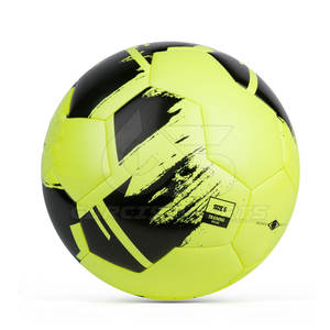 Ballon de football cousu à la main de qualité supérieure avec une excellente adhérence conçu pour l'entraînement quotidien Ballon de football laminé léger - Product Image 3