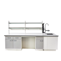 Meubles de laboratoire hospitalier : Table avec plan de travail en résine phénolique de qualité laboratoire, structure modulaire en H avec armoire en acier