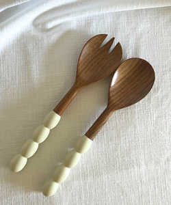 Ensemble de service à salade à poignée en résine BLEU CLAIR Ensemble d'outils de cuisine en bois de mangue d'acacia naturel également disponible Fabriqué en Inde - Product Image 2