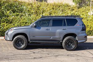 Lexus GX 460 V8 2017 Usado en Buen Estado, Tracción en las Cuatro Ruedas, Modificaciones Todoterreno, Propiedad de California - Product Image 2
