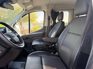 TRANSIT 350 XL AWD 2023, faible kilométrage, moteur en excellent état, transmission automatique, toit ouvrant panoramique, feux LED, prêt à être expédié - Product Image 3