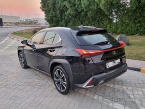 2021 d'occasion Lexus UX200 LX LHD Turbo Engine AWD Drive Light Sièges intérieurs en cuir ACC Cruise Control - Product Image 3