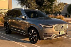 Vo-lvo XC90 T6 Inscr-ption 2018 d'occasion propre, turbocompressé et suralimenté, 4 cylindres - Product Image 4