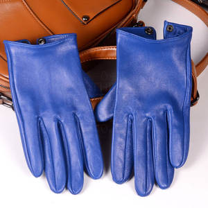Gants en cuir souple conçus avec un matériau respirant et flexible offrant un port confortable et un look classique et élégant - Product Image 5