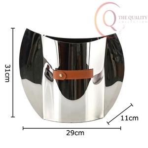 Vase de table décoratif en métal léger fait main avec finition contemporaine pour salons, chambres, bureaux et espaces commerciaux - Product Image 5
