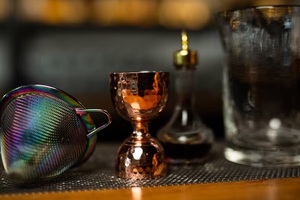 Jigger de Barra de Doble Cara con Acabado de Cobre y Acero Inoxidable, Herramienta de Medición de Cócteles de Precisión con Diseño Elegante y Vertido Equilibrado - Product Image 6