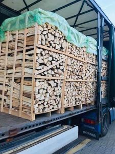 Organic Sun Dried Split Oak Hardwood <b>Logs</b> 25-33 cm Diameter 8-15 cm 24 Months Shelf Life - Product Image 2