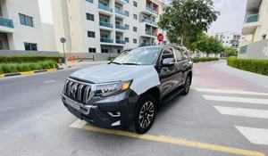 LANDCRUISER PRADO Berline 4.5L, Boîte Automatique, Sièges en Cuir, Toit Ouvrant Panoramique, 1-25000 Miles, Années 2022-2023 - Product Image 6