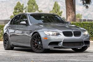 BMW M3 berline 2011 d'occasion en bon état, pack compétition, moteur V8, pack premium, provenance Californie - Product Image 3