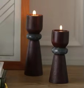 Ensemble de trois bougeoirs en bois sculpté avec des formes géométriques à plusieurs niveaux décor de table à manger tache sombre - Product Image 5