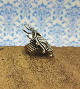 Anillo Tribal bohemio artesanal de plata sólida 925 con diseño de Mandala en espiral para boda o regalo de Village Collection - Product Image 3