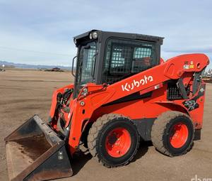 Minicargadora Frontal Kubota SSV75 2024 - Motor de 74 HP, Carga Nominal de 3.7 Toneladas, para Construcción y Agricultura - Product Image 3