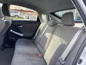 Toyota Prius Two 2013 - Product Image 4