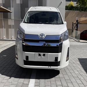 Toyota Hiace GL de 13 Plazas, Techo Alto, Equipamiento Completo - Product Image 1