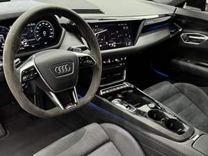 AUDI RS E-TRON GT 2024 ÉTONNANTE, 637 CV, MOTEURS DÉDUIQUÉS, TROISIÈME GÉNÉRATION, TROISIÈME GÉNÉRATION DE CYLINDRES V8, TRACTION INÉGALÉE - Product Image 2