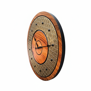 Horloge décorative en bois de qualité supérieure pour hôtels, restaurants et intérieurs commerciaux Disponible en qualité et prix d'exportation - Product Image 2