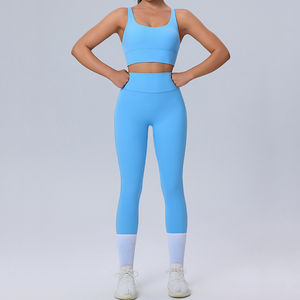 Ensemble de yoga pour femmes de haute qualité sans couture à prix raisonnable, vente chaude, en spandex et polyester, ensemble de yoga personnalisé pour femmes - Product Image 3