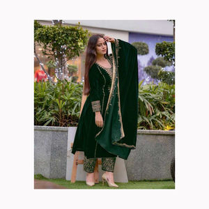 Ensemble Salwar Kameez pakistanais de luxe en jacquard Banarsi, 3 pièces, avec broderies riches sur soie, vêtements ethniques pour femmes de haute qualité - Product Image 5