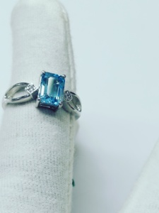 Anillo de Plata de Ley Hecho a Mano Estilo Vintage con Incrustaciones de Topacio Azul, Diamante y Perla, Gema Tallada, Anillo de Compromiso Cristiano, Anillo de Cóctel - Product Image 3
