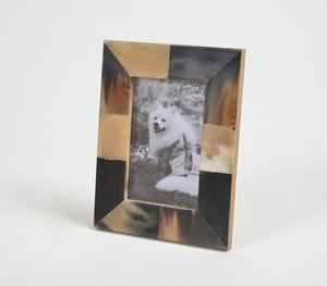 Premium Quality Tabletop <b>Photo</b> <b>Frame</b> Multi-Color <b>Square</b> Shape with Customized Logo Made of Horn and Enamel for Home Decoration - Product Image 3