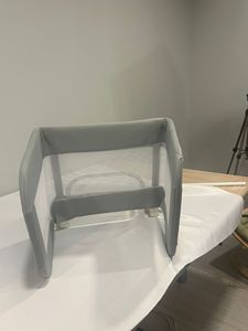 เตียงเด็กสไตล์2025เป็นเอกลักษณ์ราวกั้นด้านข้างรางป้องกันราวนิรภัยพับได้สำหรับเด็กวัยหัดเดินป้องกันห้องครัวรับประทานอาหารโรงแรม - Product Image 4
